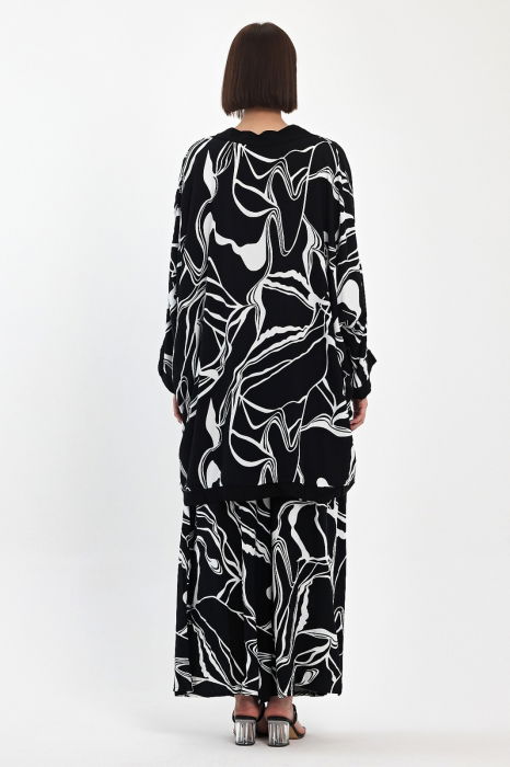 Compleu 3 piese cu bluza alba, pantaloni si blazer cu imprimeu alb-negru [6]