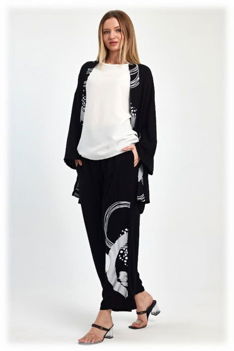 Compleu 3 piese cu bluza alba, pantaloni si blazer negre cu imprimeu argintiu metalizat [1]