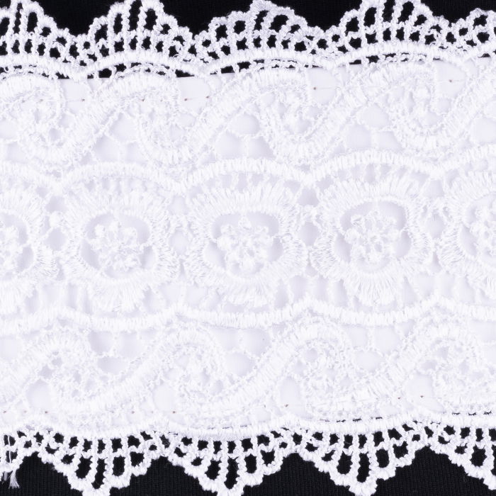 Curea lata de 10 cm petrecuta alba cu aplicatie din broderie textila [3]