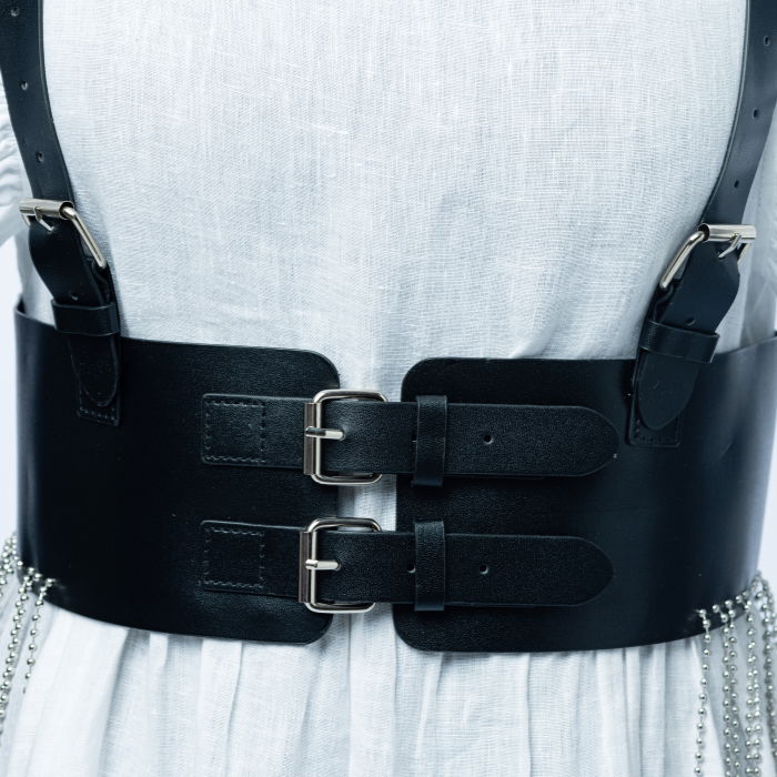 Curea neagra cu catarame argintii si bretele din imitatie piele, cu margele metalice lungi [2]