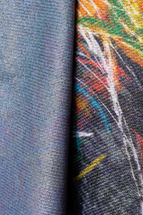 Esarfa cashmere cu fir din lurex, flori stilizate pe fond gri [2]