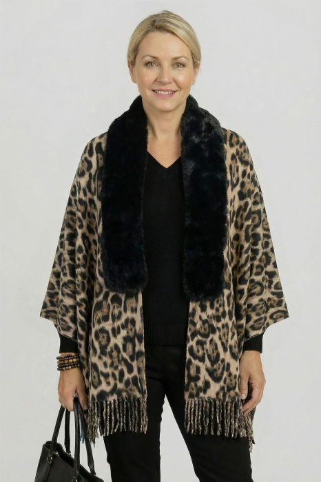 Esarfa eleganta cu blanita ecologica pe centru si franjuri, imprimeu animal print negru cu bej