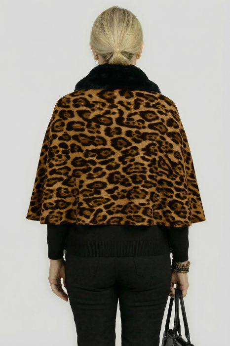 Eșarfă eleganta cu blăniță ecologică pe centru și franjuri, imprimeu animal print negru si camel [2]