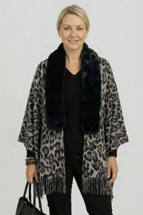 Esarfa eleganta cu blanita ecologica pe centru si franjuri, imprimeu animal print negru si gri