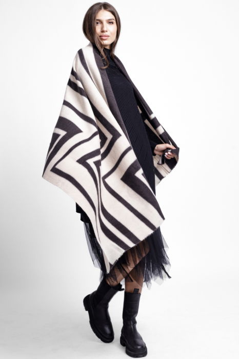 Esarfa mare tip sal cu dubla fata, imprimeu joc de linii cu negru si alb [4]