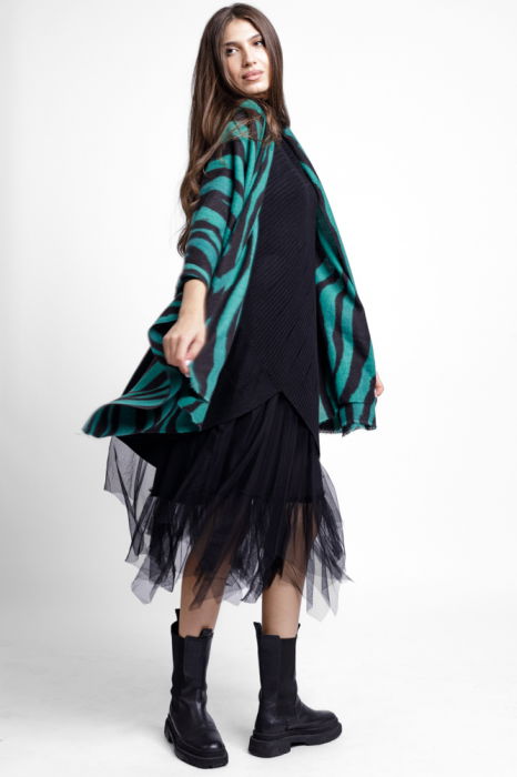 Esarfa tip sal pufos cu lana, imprimeu animal print cu negru si verde, dubla fata [4]