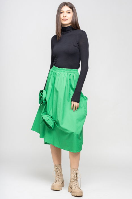 Fusta verde din bumbac satinat cu aplicatii sub forma de boboc [4]