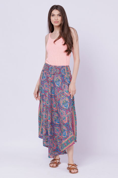 Fusta ampla din matase indiana cu flori roz si albastre pe fond bordo [3]