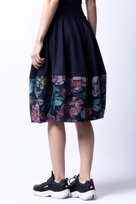 Fusta bleumarin midi tip lalea cu flori poale [3]