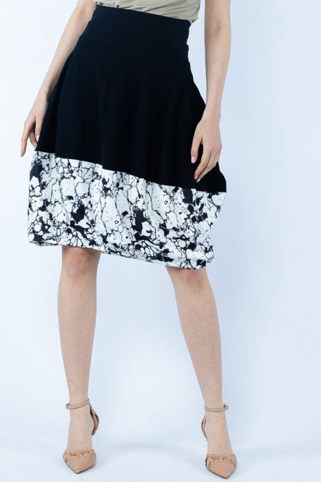 Fusta neagra din jerseu, midi, tip lalea, cu imprimeu la poale [2]