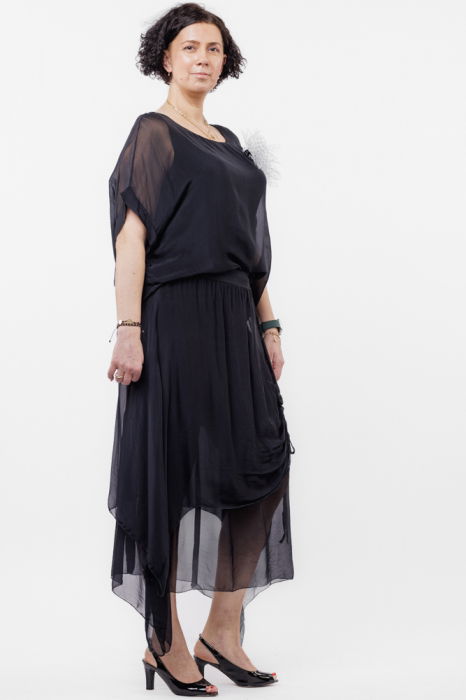 Fusta lunga in colturi, din matase si vascoza, suprapusa, cu snur vertical, neagra [7]