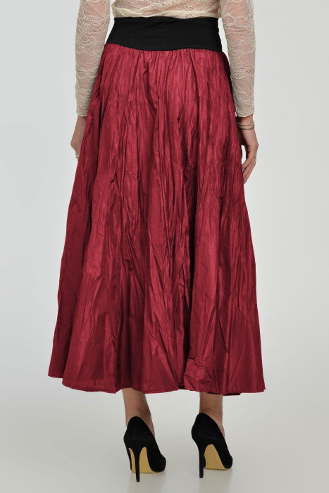 Fusta lunga din vascoza, in 15 clini, din tafta rosu inchis metalizat [3]