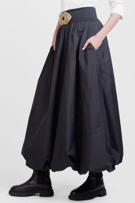 Fusta lunga gogosar, din tafta subtire neagra [5]