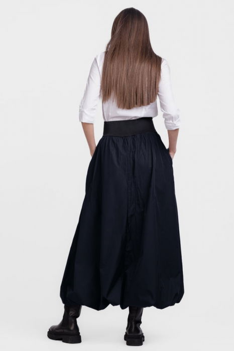 Fusta lunga gogosar, din tafta subtire bleumarin inchis [2]