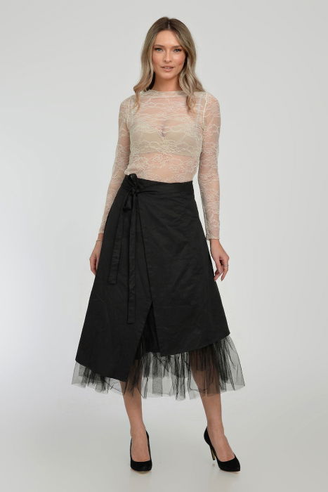 Fusta neagra in 3 straturi petrecuta si asimetrica din bumbac satinat si tulle [2]