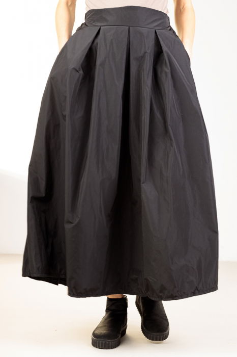 Fusta neagra, maxi ampla din tafta [1]