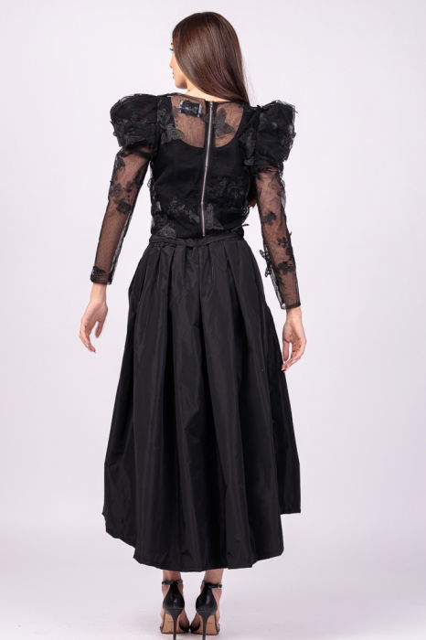 Fusta neagra cu trena, ampla, din tafta [6]