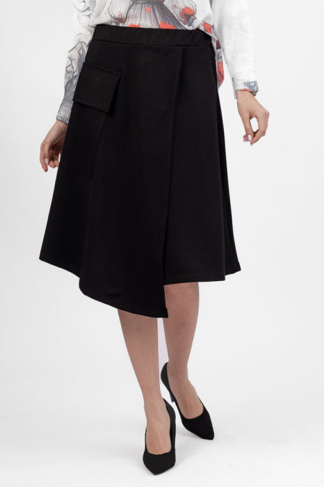 Fusta neagra midi petrecuta din punto milano, cu buzunar aplicat si colt [2]