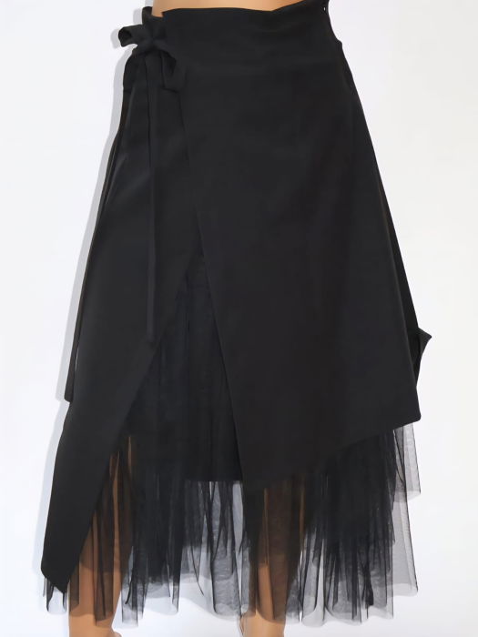 Fusta neagra in 3 straturi petrecuta si asimetrica din stofa si tulle [1]
