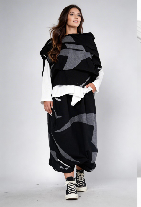 Fusta pantalon statement cu volum arhitectural si imprimeu geometric –stil urban [2]