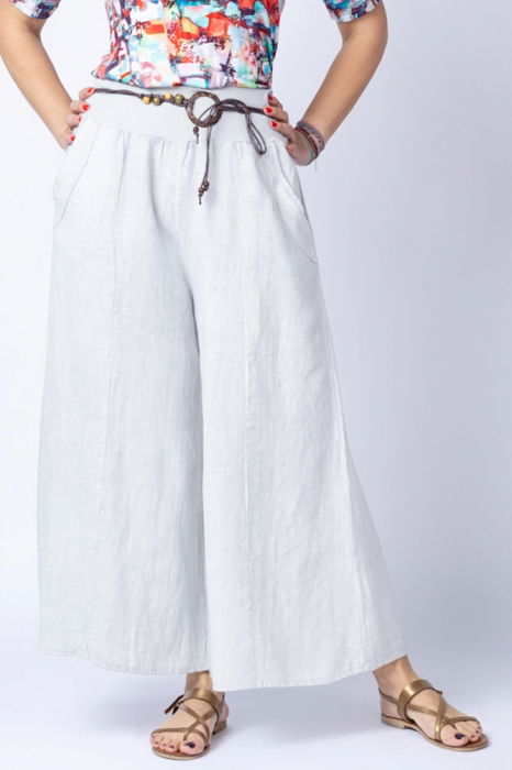 Fusta pantalon alba, casual, din in, cu o curea fancy