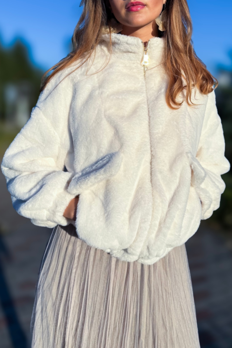 Geaca din blanita artificiala alba