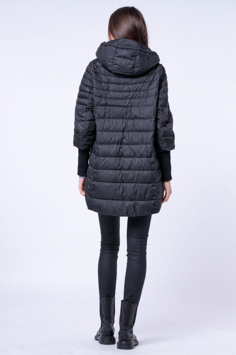 Geaca mai lunga in spate cu maneci din jerseu stranse, neagra [4]