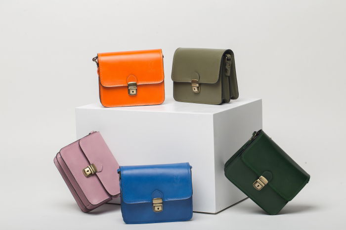 Geanta crossbody albastra din piele naturala, tip postas [4]