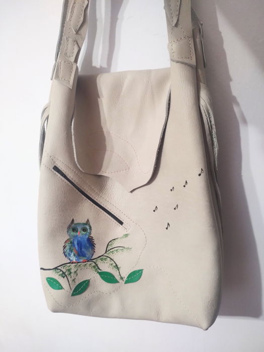 Geanta tip sac ,cu bufnita pictata si note muzicale ,unicat