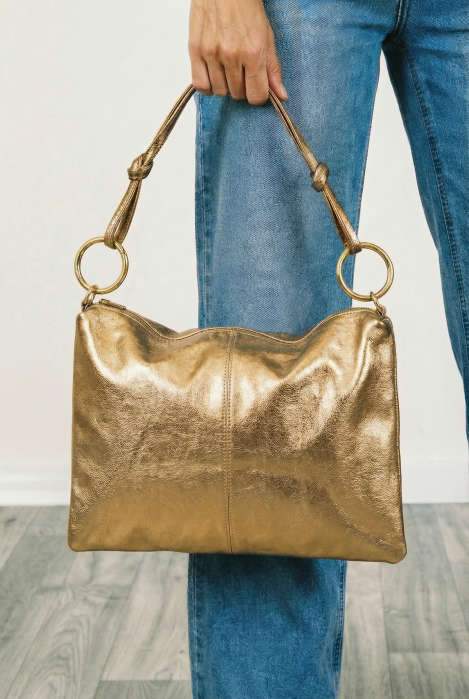 Geanta plic mare cu inele mari aurii si doua barete, din piele naturala auriu inchis [6]