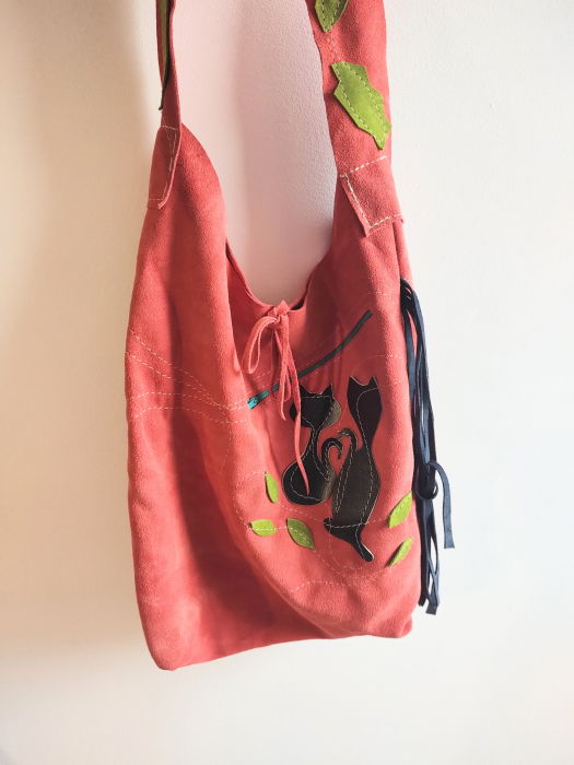 Geanta  roșie din piele naturala întoarsă ,cu pereche de pisicuțe [2]