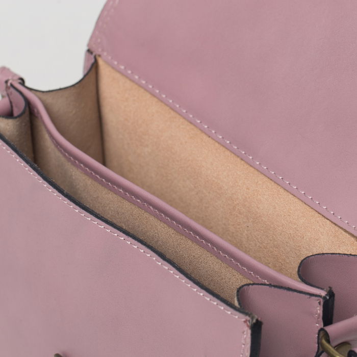 Geanta crossbody roz prafuit din piele naturala, tip postas [3]