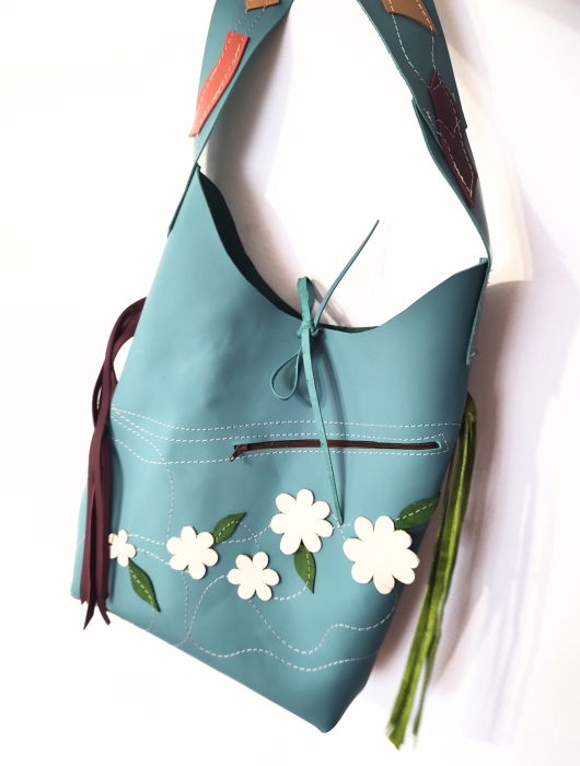 Geanta sac ,din piele naturala bleu prăfuit ,cu margarete [2]