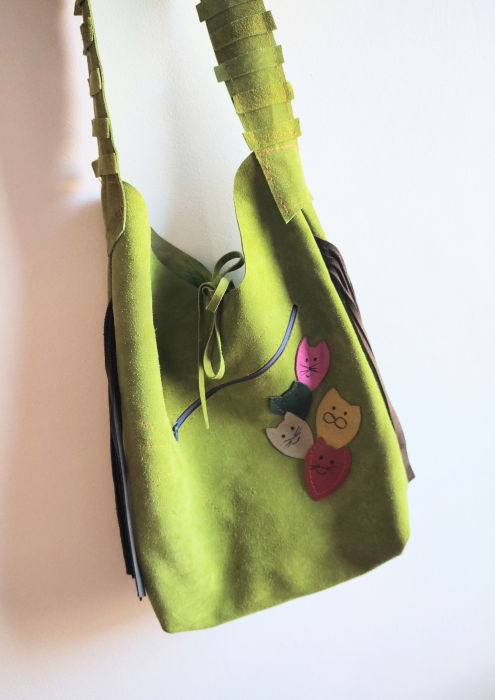 Geanta sac din piele naturala  verde olive ,cu pisicuțe cusute [2]