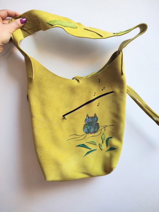 Geanta sac galbena,cu bufniță pictata ,din piele naturala intoarsa [2]
