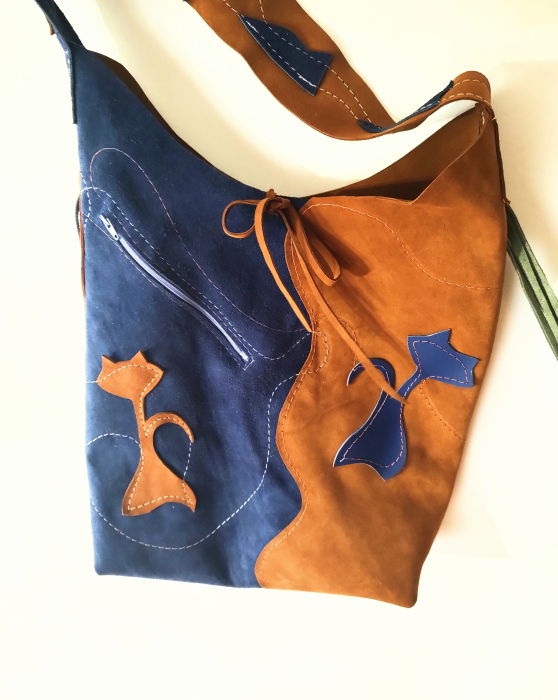 Geanta tip sac ,din piele naturala camel și albastru electric ,cu pisicute [2]