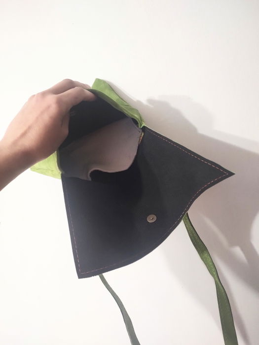 Geanta verde olive ,pictata manual,cu pisicute -Bucurie coloratã [2]