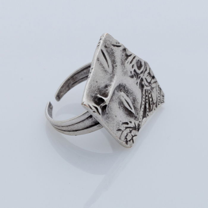 Set cercei si inel din zamac cu design fantezist [3]