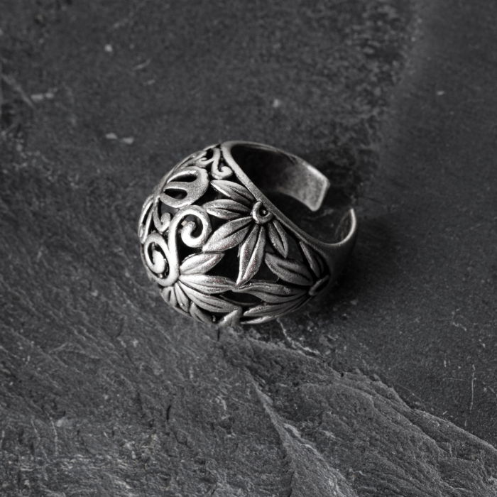 Inel reglabil bombat, din zamac cu detaliu fluture si frunza [4]