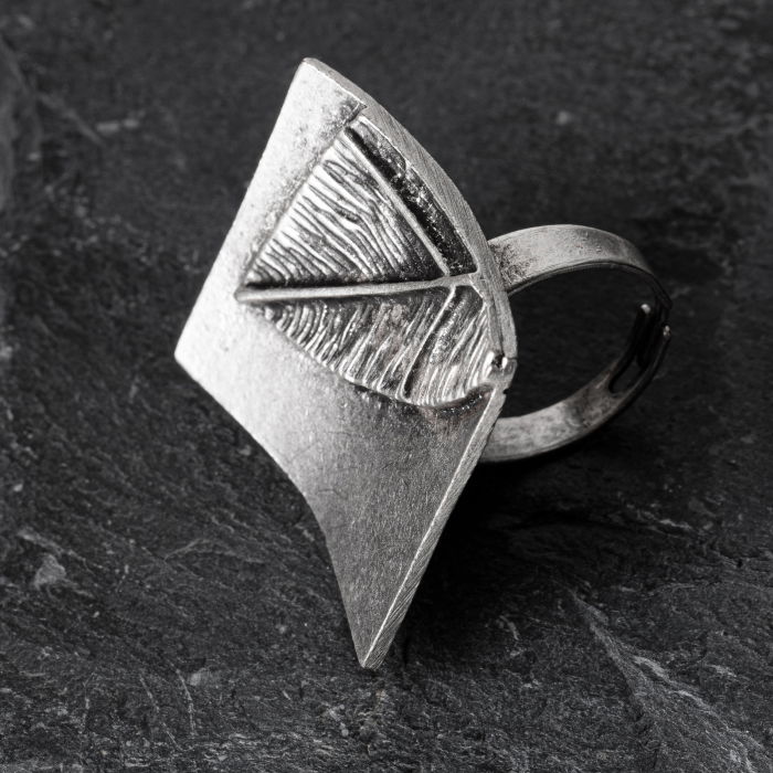 Inel reglabil din zamac cu detaliu frunza [4]