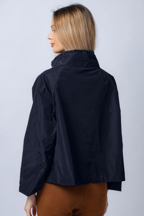 Jacheta scurta din tafta bleumarin, petrecuta in fata [3]