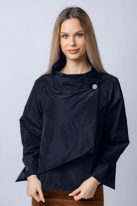 Jacheta scurta din tafta bleumarin, petrecuta in fata [1]