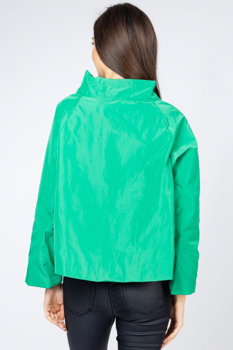 Jacheta scurta din verde smarald, petrecuta in fata [4]