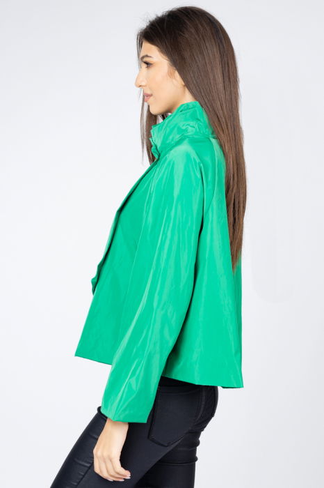 Jacheta scurta din verde smarald, petrecuta in fata [3]