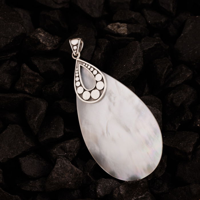 Pandant cu forma de lacrima 3 x 5 cm cu scoica naturala si decoratiune din argint 925 [3]