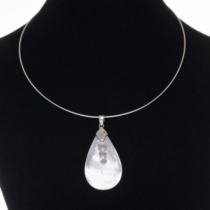 Pandant cu forma de lacrima 2.5 x 5 cm cu scoica naturala si decoratiune din argint 925 [2]