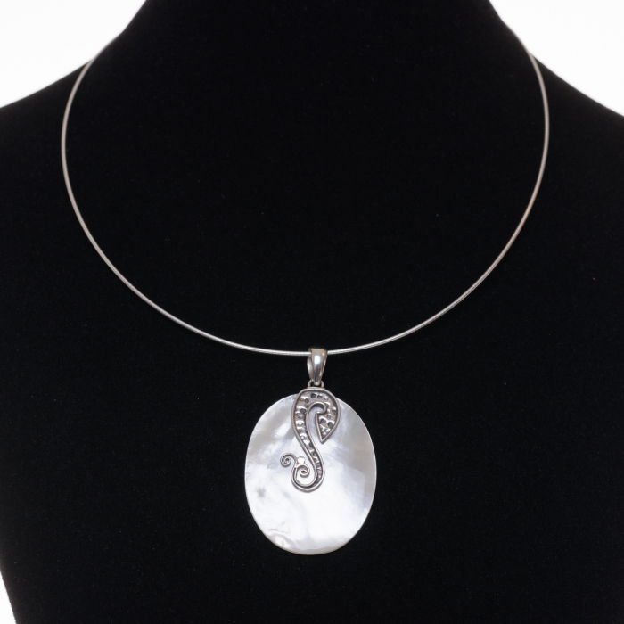 Pandant oval 3 x 4 cm cu scoica naturala si decoratiune din argint 925 [2]