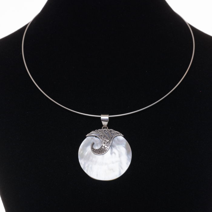 Pandant rotund 3.5 cm cu scoica naturala si decoratiune din argint 925 [2]