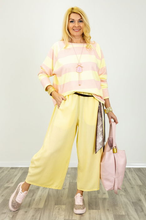 Pantaloni galben pai cu croiala balon si curea cu esarfa [5]