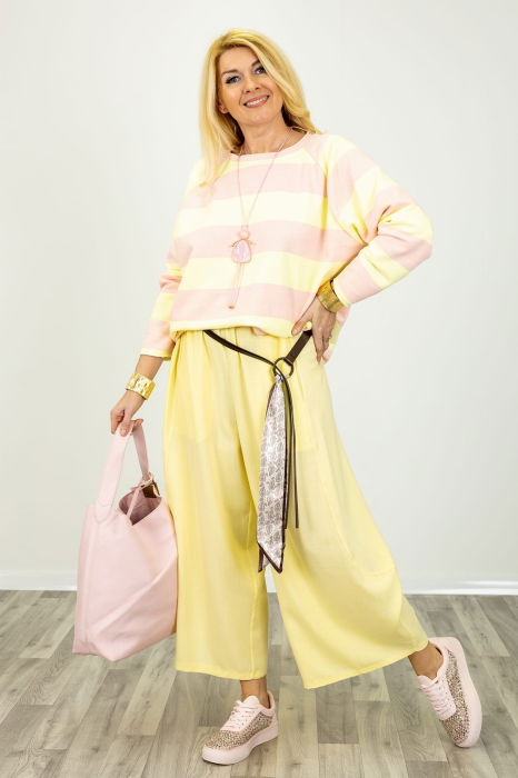 Pantaloni galben pai cu croiala balon si curea cu esarfa [1]